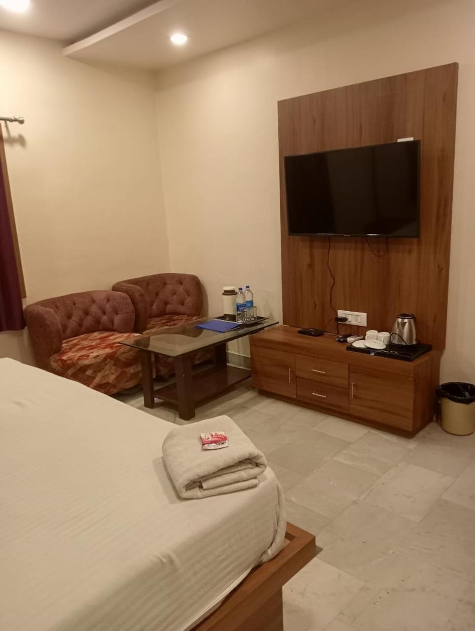 The Prestige Hotel & Convention Panposh Экстерьер фото